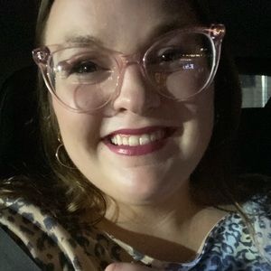 Meet your Posher, Hillary